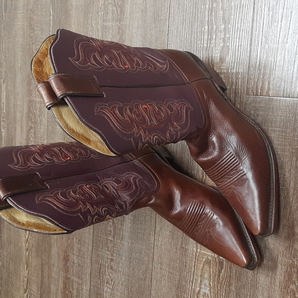 Tony Lama boots. Womens size 10B